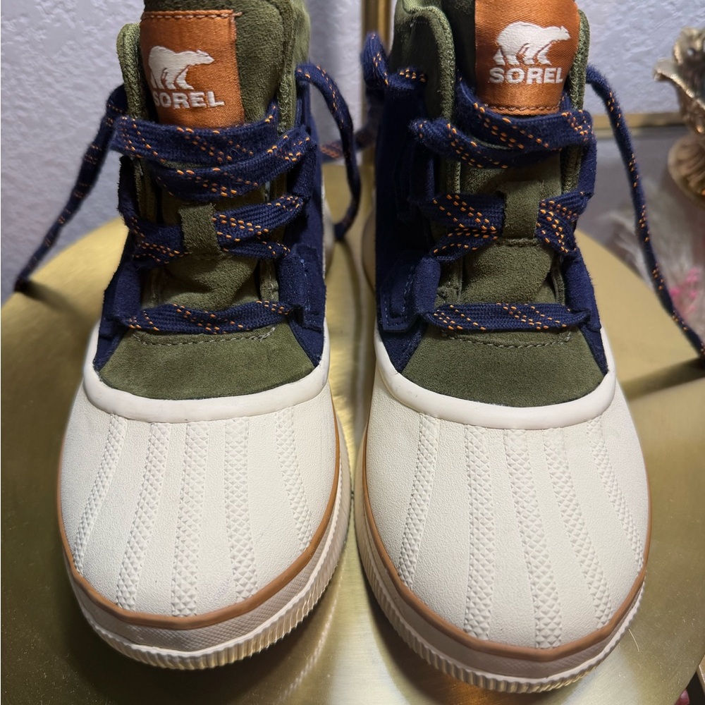 Sorel Out N Above IV Classic' Olive and Navy Boots